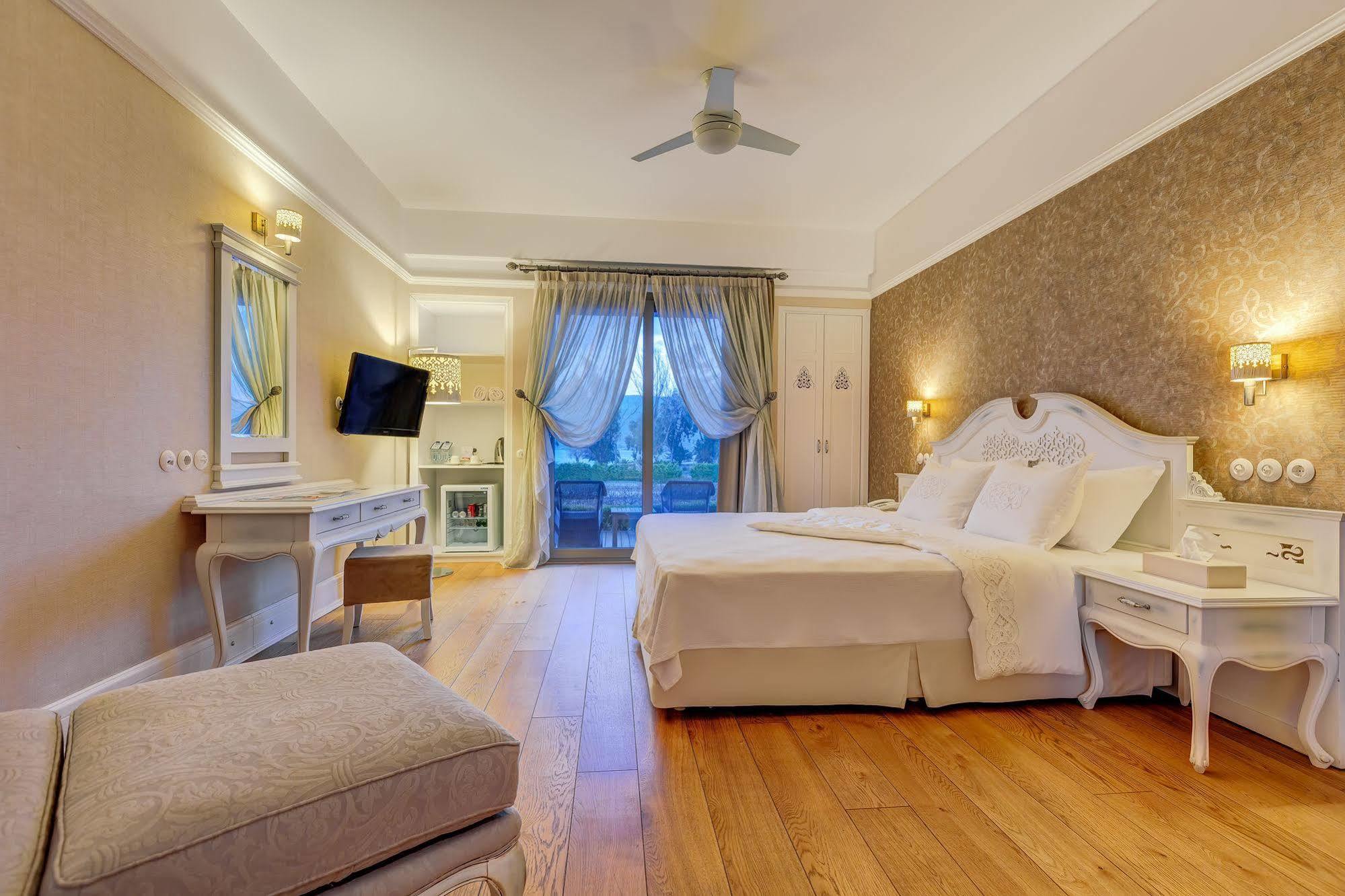 Antmare Hotel Alacati Exterior photo